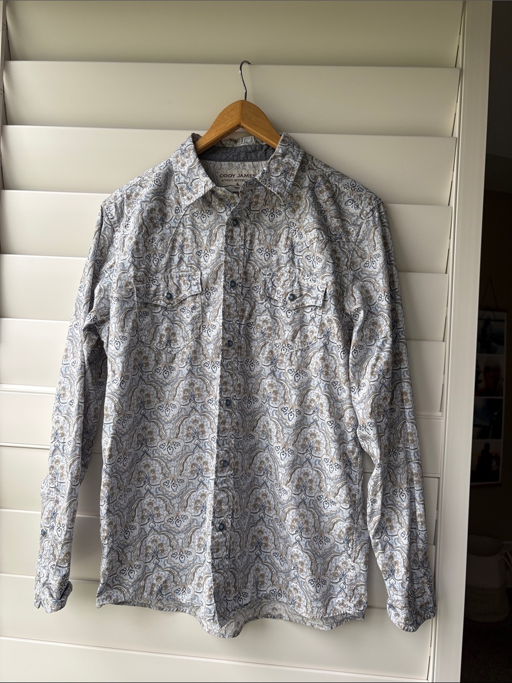 Cody James White & Blue Paisley Long-Sleeve Men’s Button-Down Shirt 100% cotton